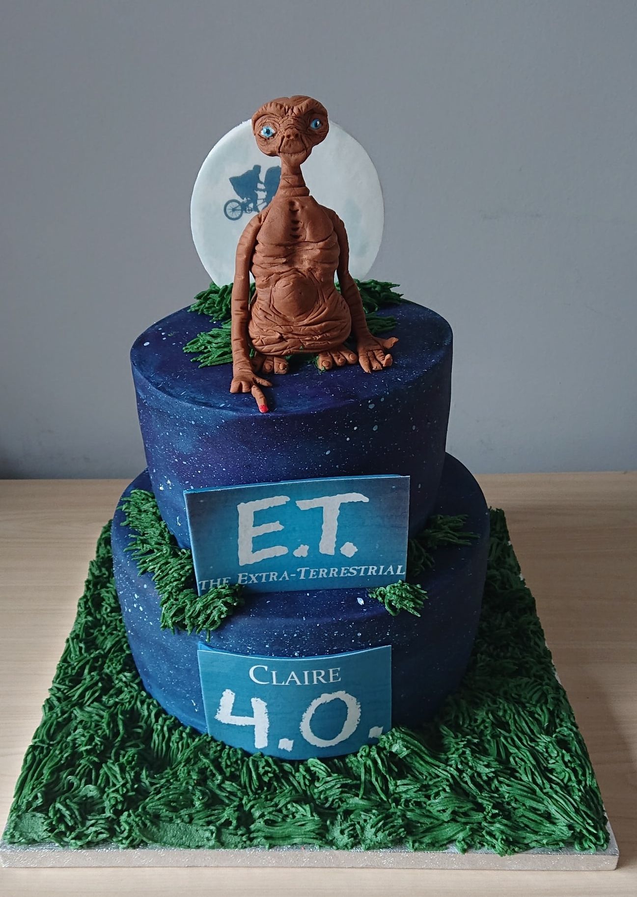 et-birthday-cake